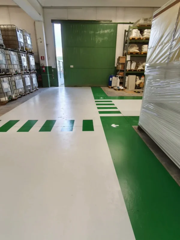 Vernice-per-pavimenti--scaled.