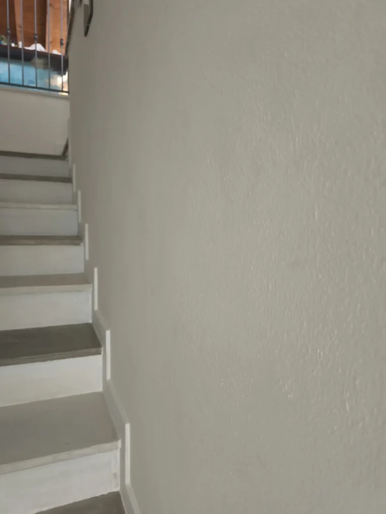 fissativa-per-pittura-interna-scaled