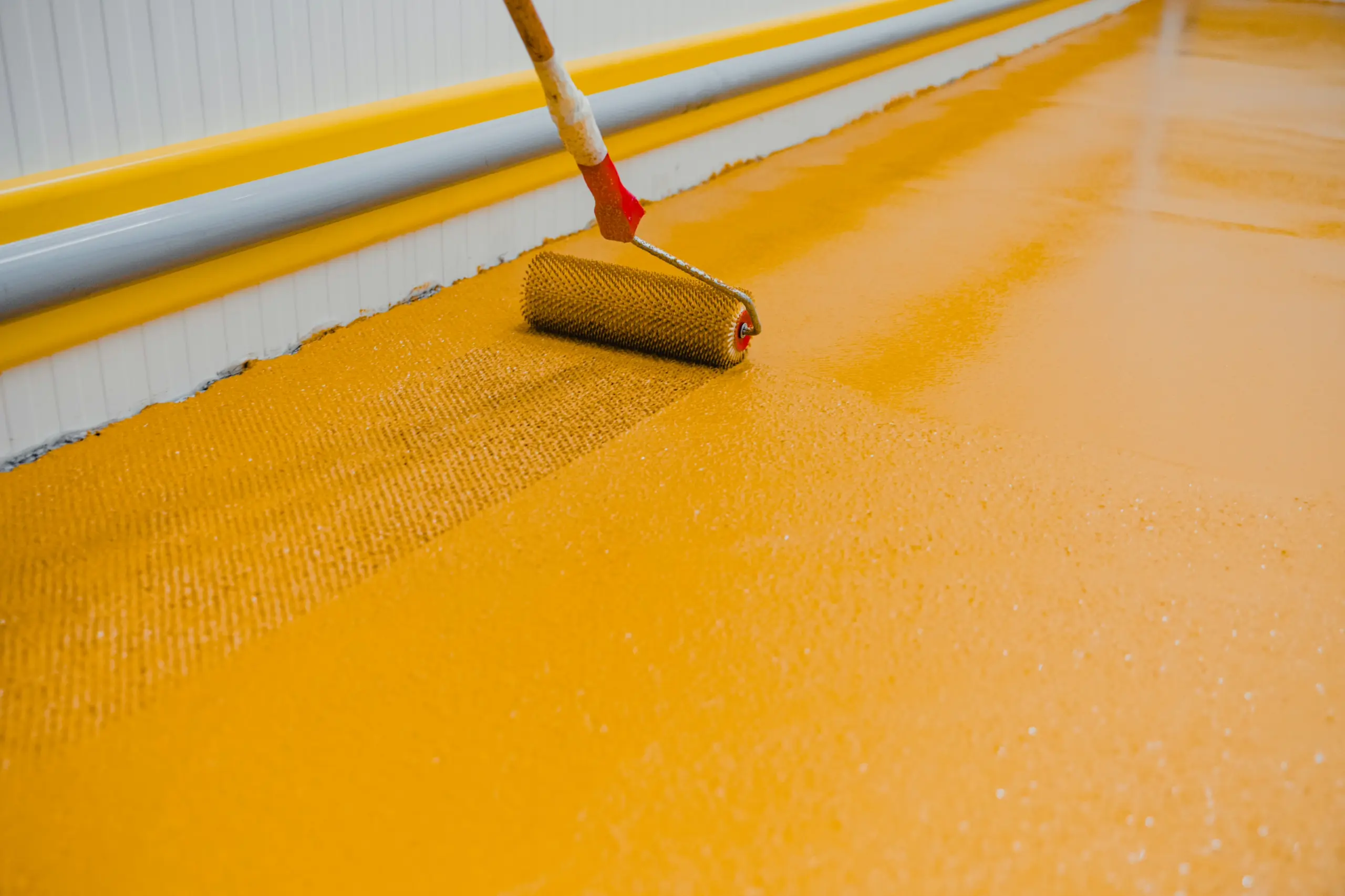 vernicatira-un-pavimento-del-garage-scaled.