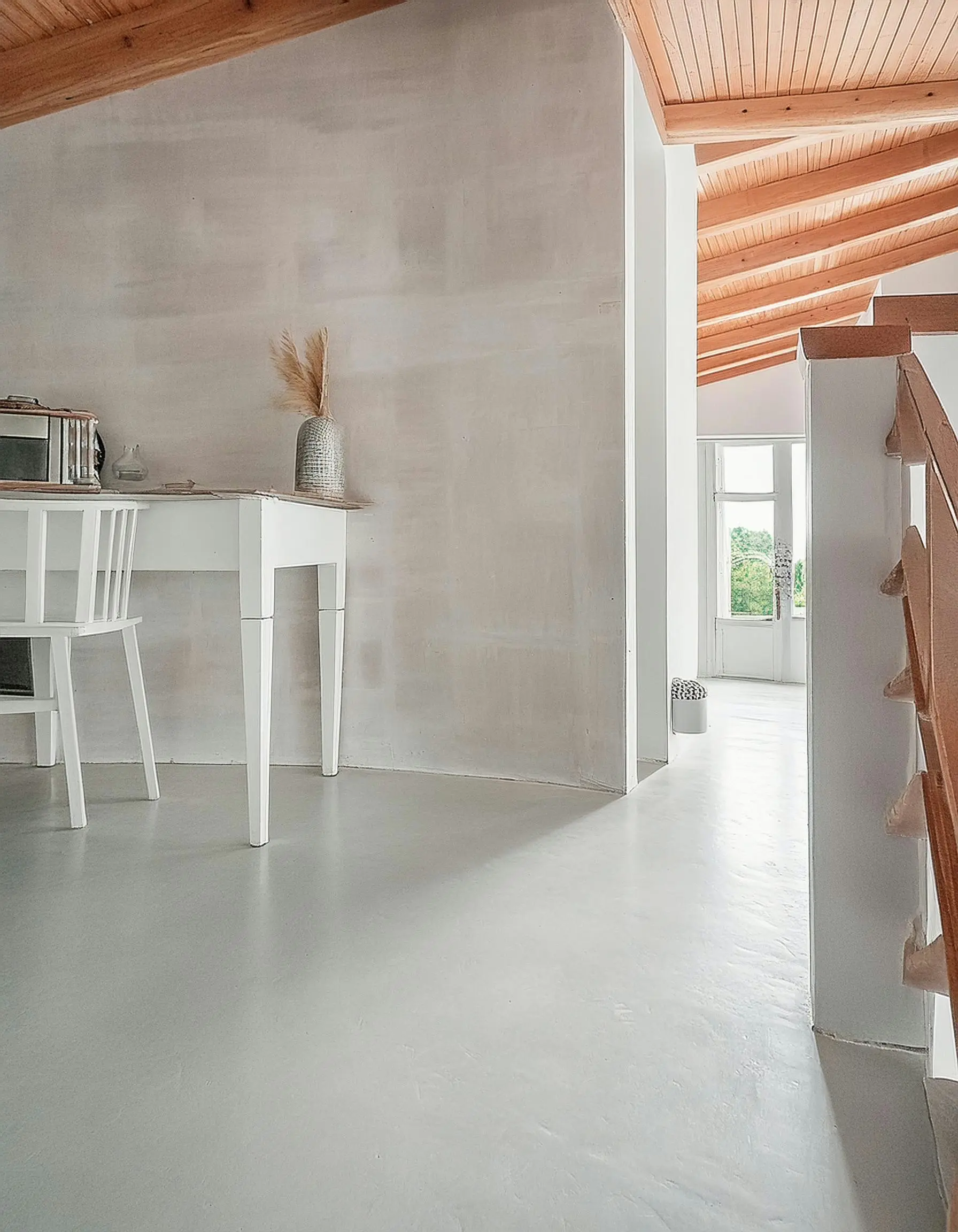 resina-per-pavimenti-interni-con-effetto-spatolato